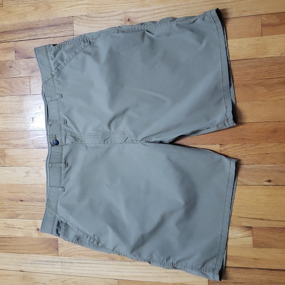 Wrangler Big Men's Khaki Shorts size 48 EUC!